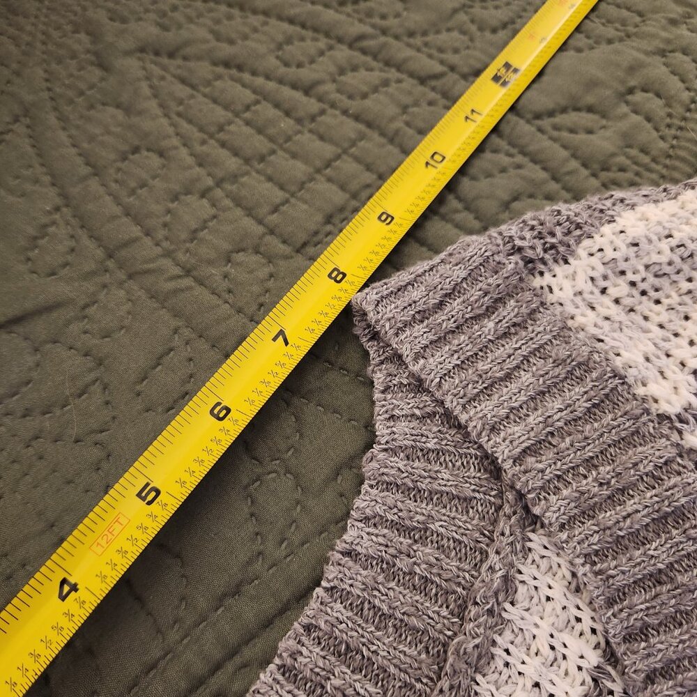 American Eagle Gray and White V-Neck Striped Sweater - Picture 10 of 10